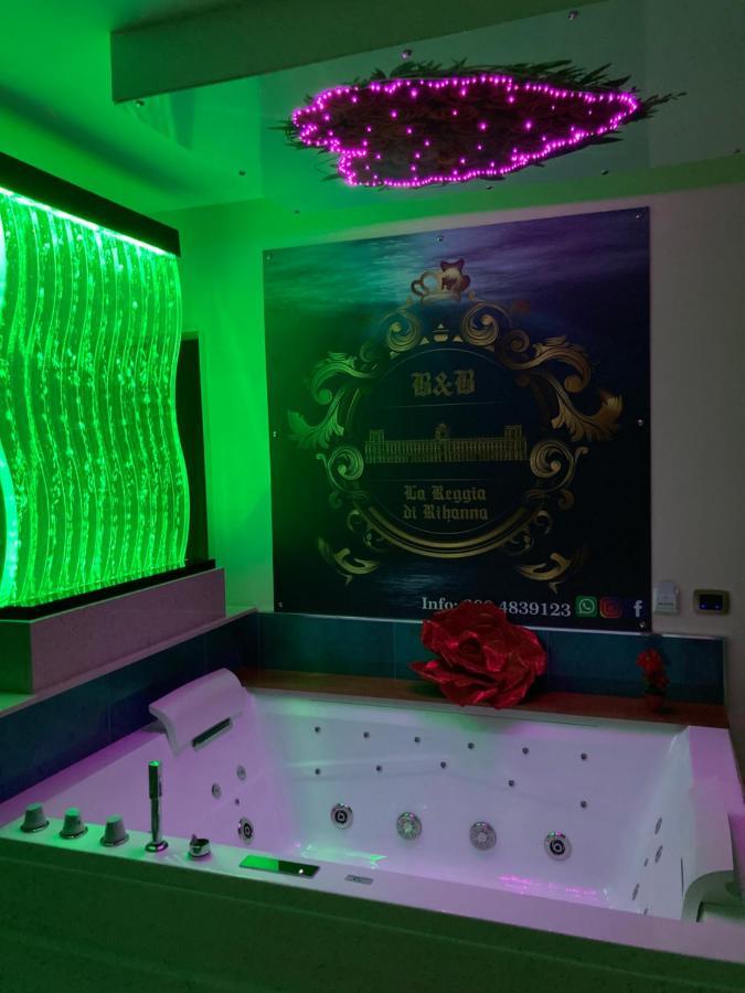 B&B LA REGGIA DI RIHANNA spa Caserta Esterno foto