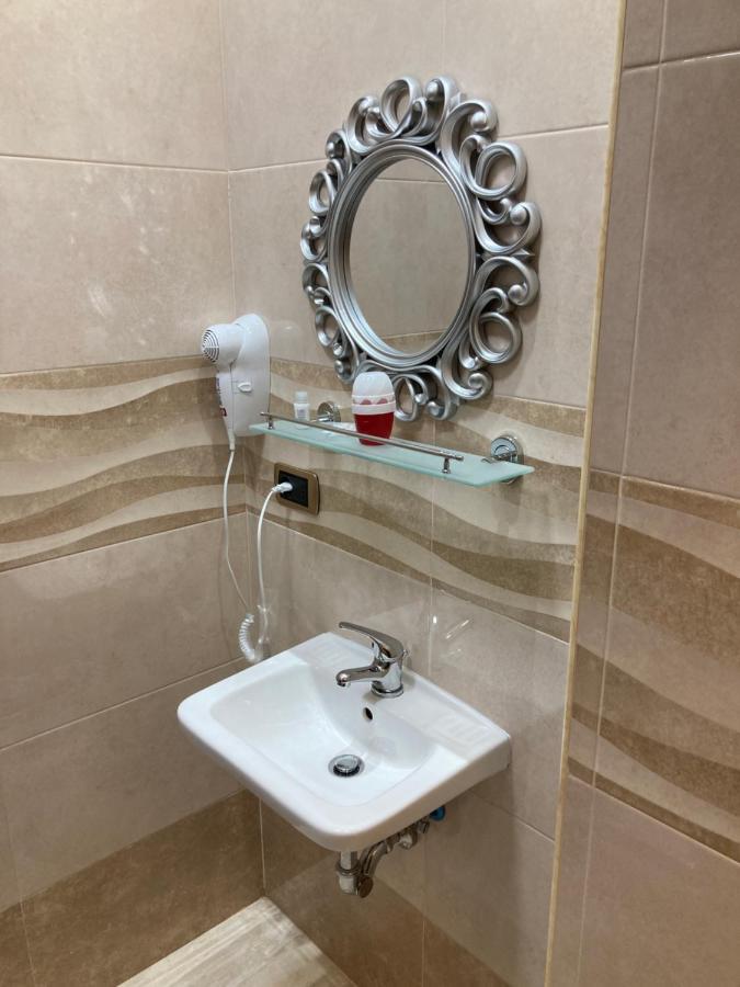 B&B LA REGGIA DI RIHANNA spa Caserta Esterno foto