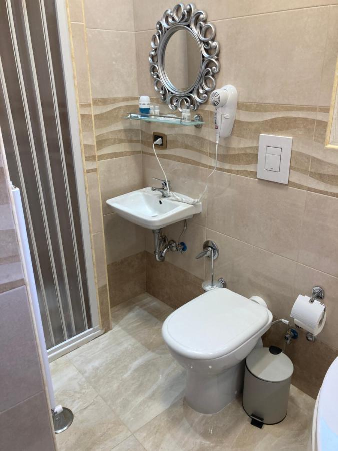 B&B LA REGGIA DI RIHANNA spa Caserta Esterno foto