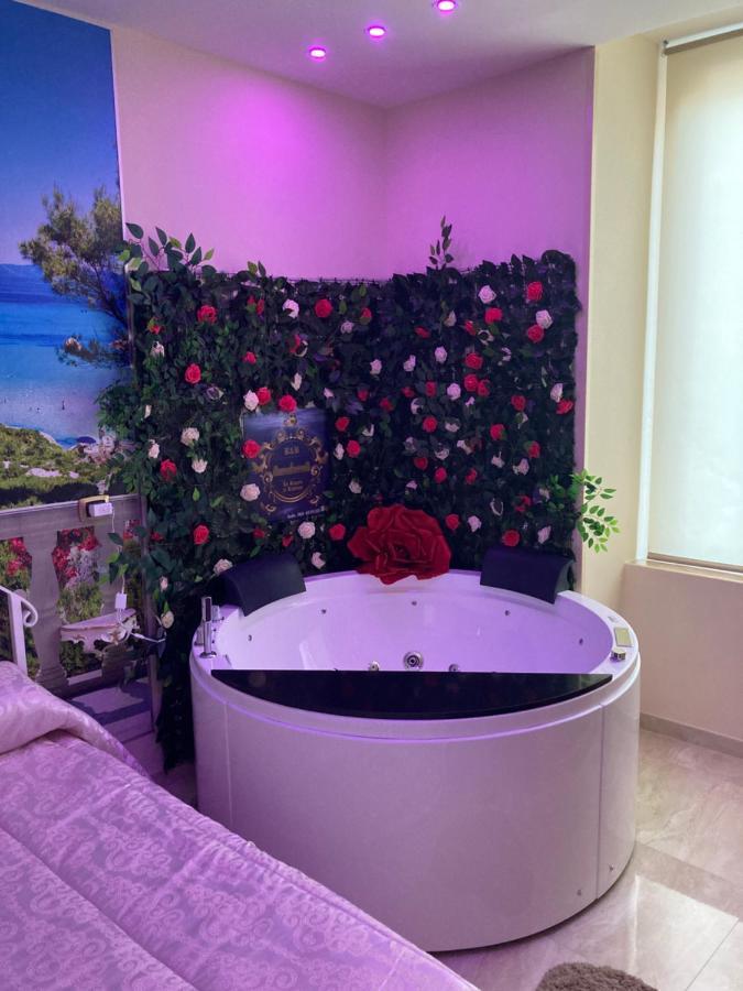 B&B LA REGGIA DI RIHANNA spa Caserta Esterno foto