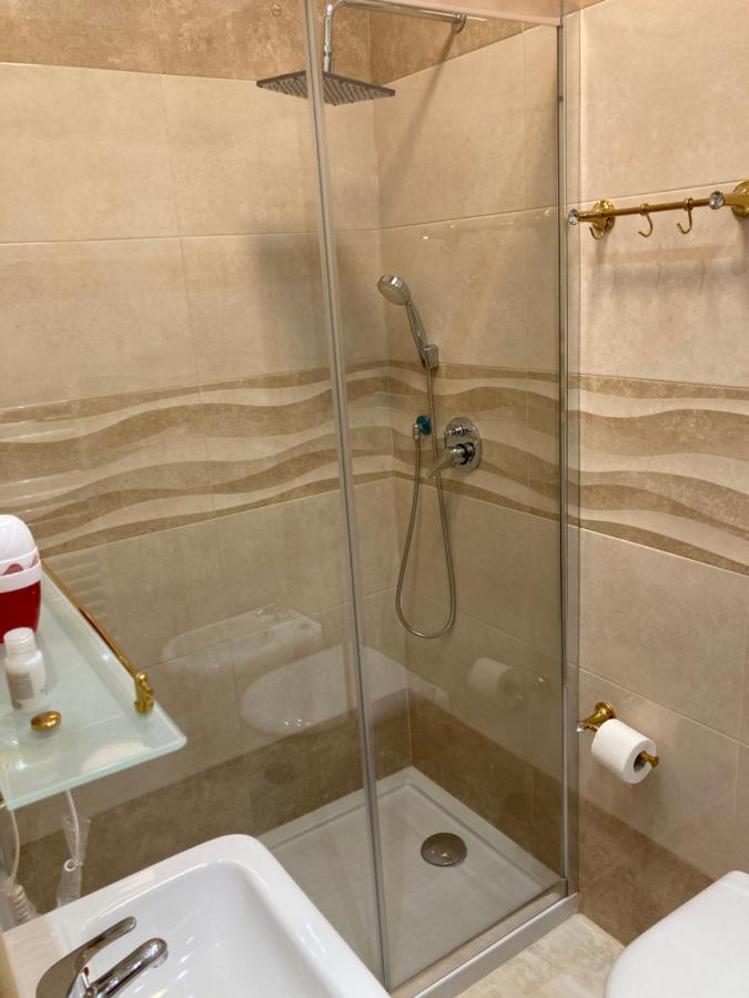 B&B LA REGGIA DI RIHANNA spa Caserta Esterno foto