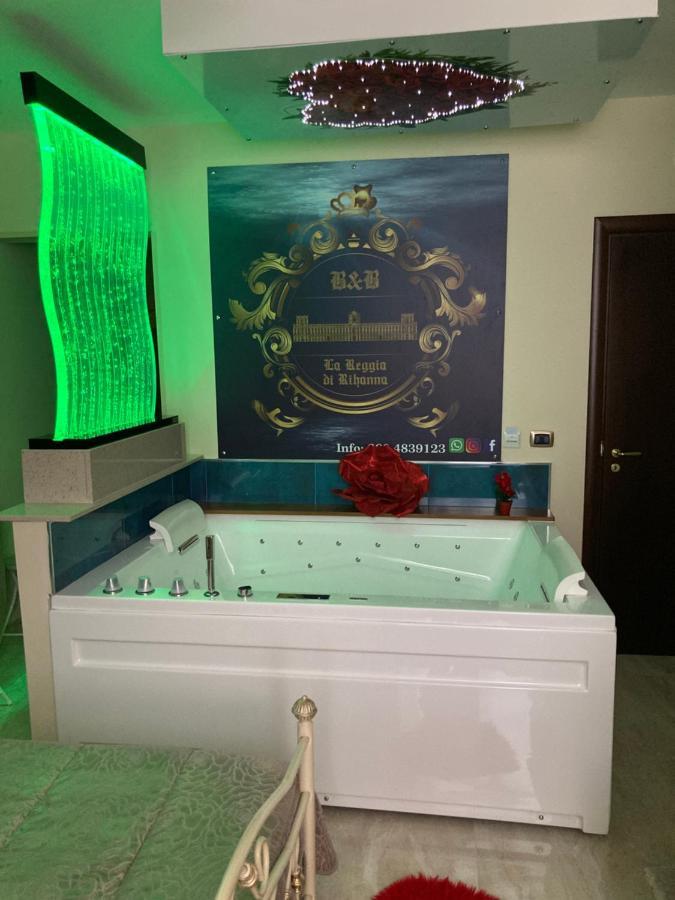 B&B LA REGGIA DI RIHANNA spa Caserta Esterno foto