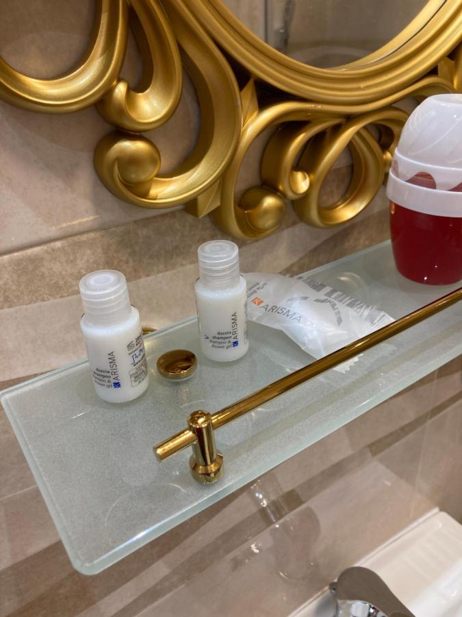 B&B LA REGGIA DI RIHANNA spa Caserta Esterno foto
