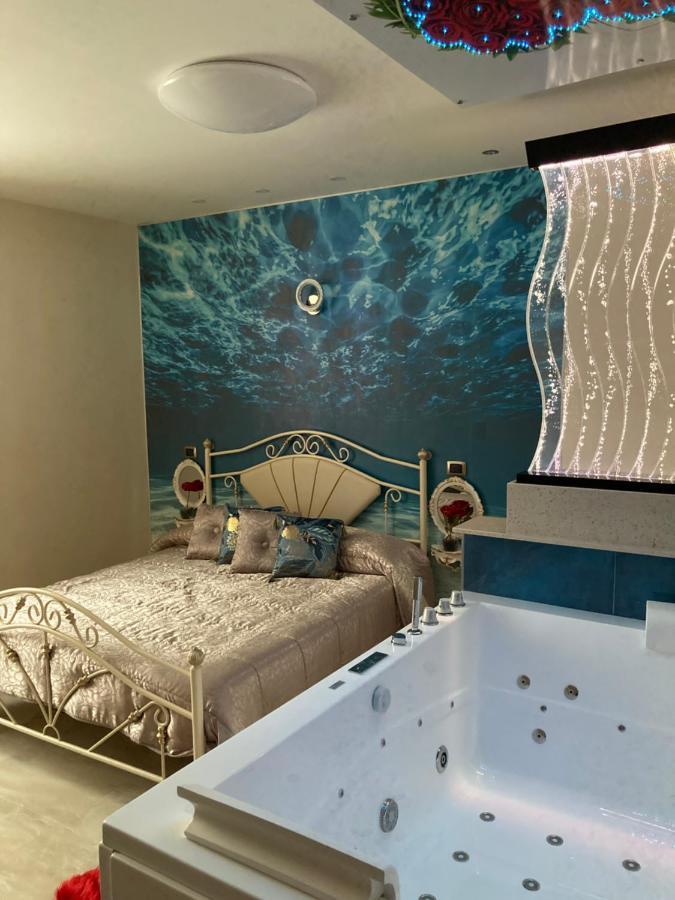 B&B LA REGGIA DI RIHANNA spa Caserta Esterno foto